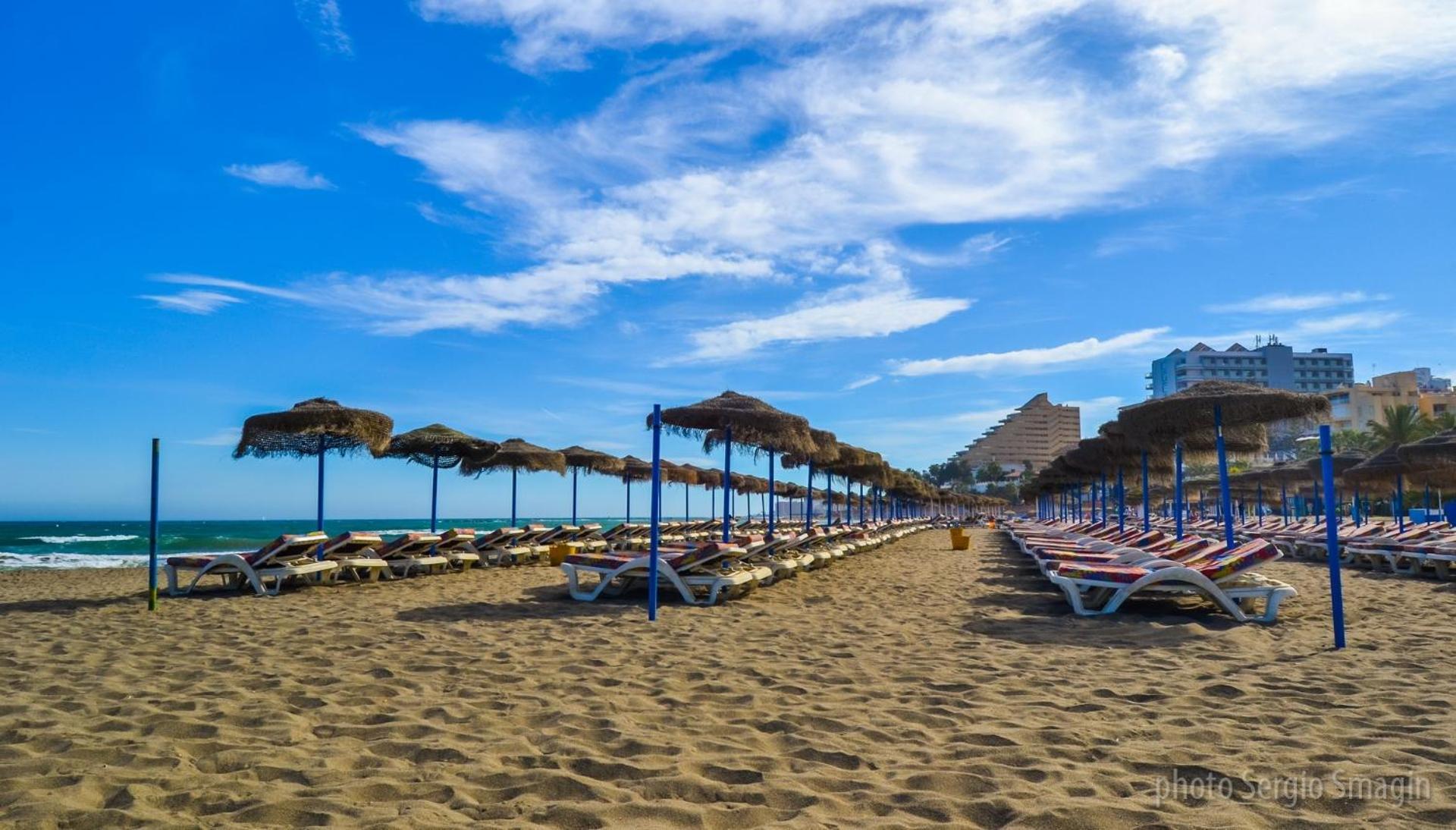 Los Patos I Apartamentos - Segunda Linea De Playa - Parking Gratis - Piscina 贝纳尔马德纳 外观 照片